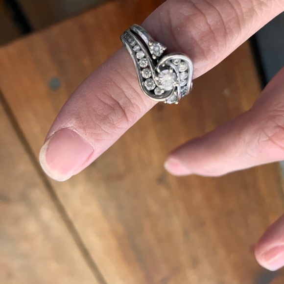 Diamond Ring - Picture 2 of 4